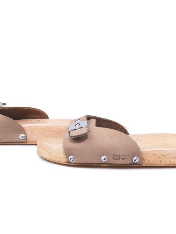 Trianisia Clogs - Image 3