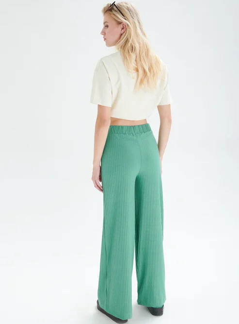 Pants In Green - Image 4