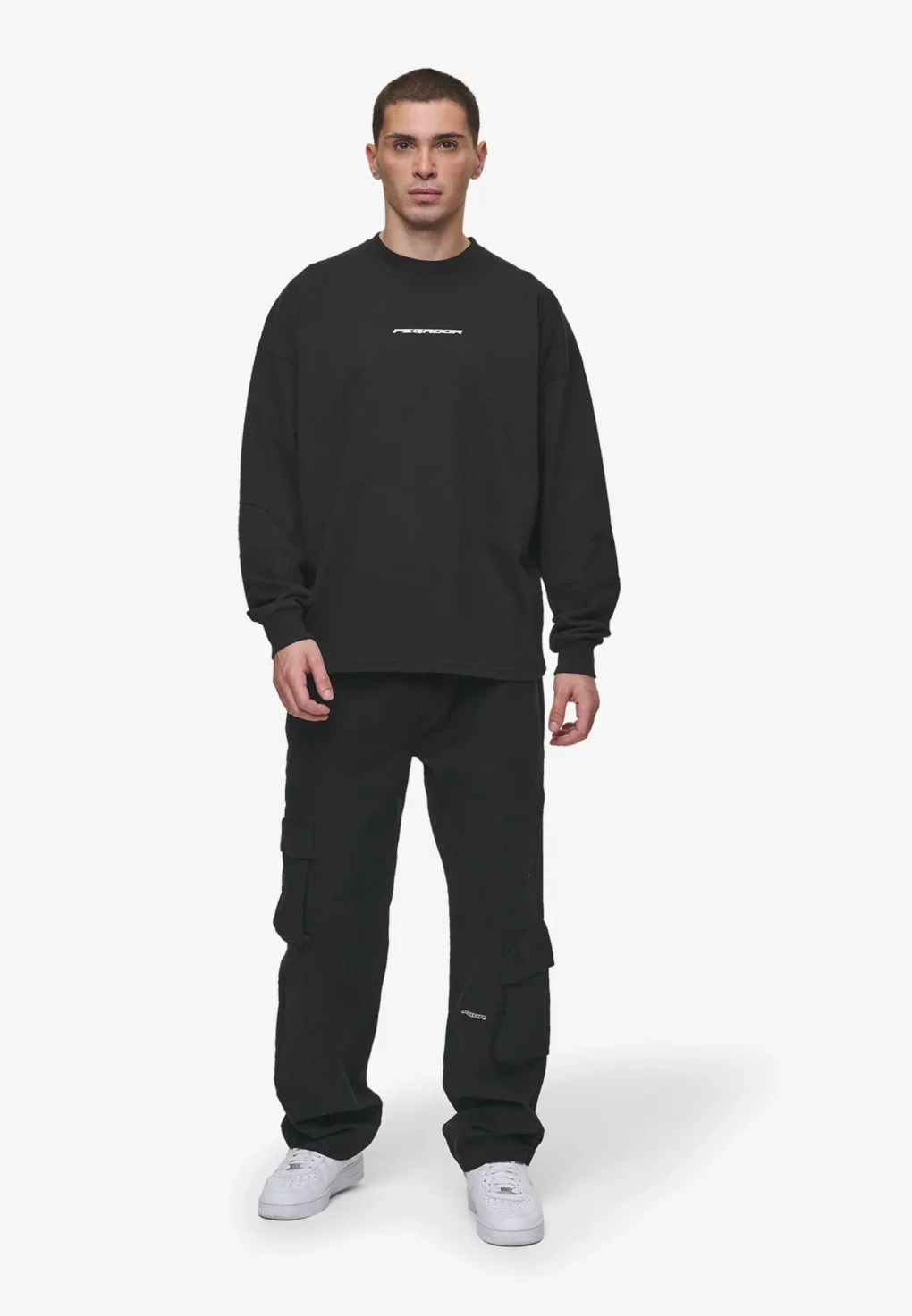 ανδρικό cargo παντελόνι από την Pegador σε μαύρο χρώμα και φαρδιά γραμμή