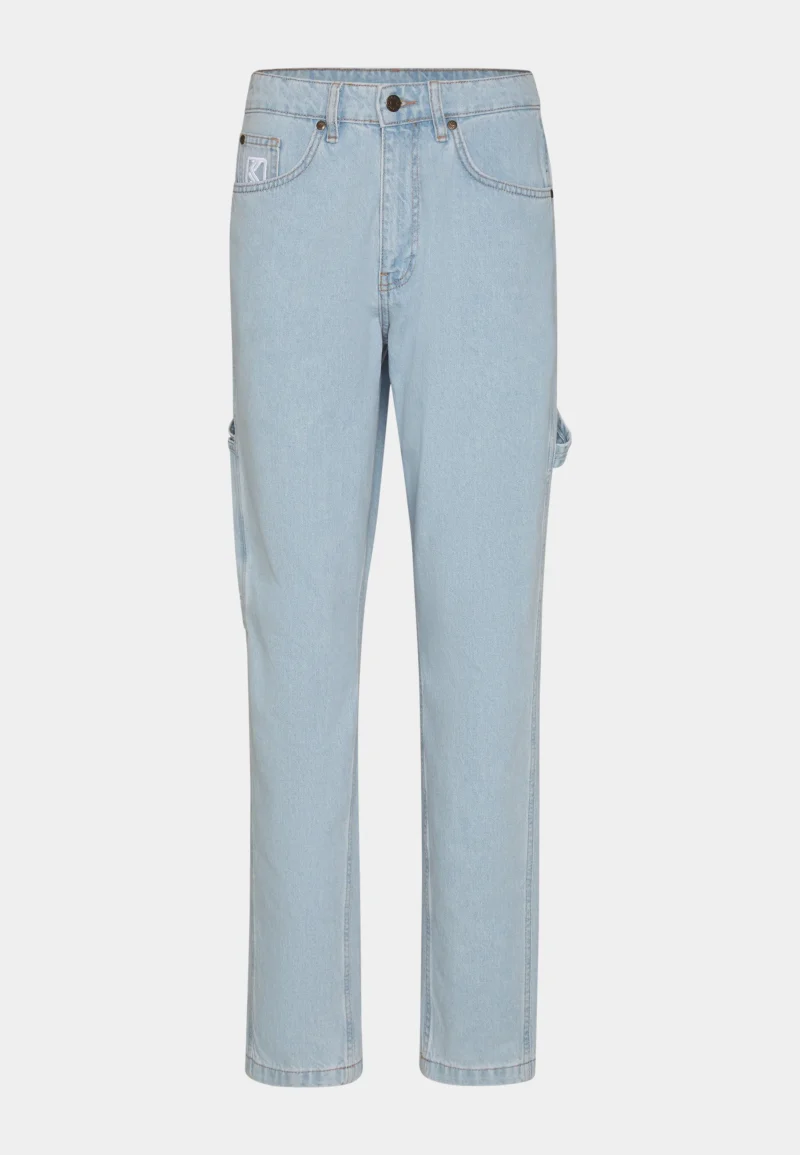 ανδρικό τζιν παντελόνι tapered workwear denim από την karl kani σε ελαφρύ μπλε χρώμα με σχέδια στο πίσω μέρος
