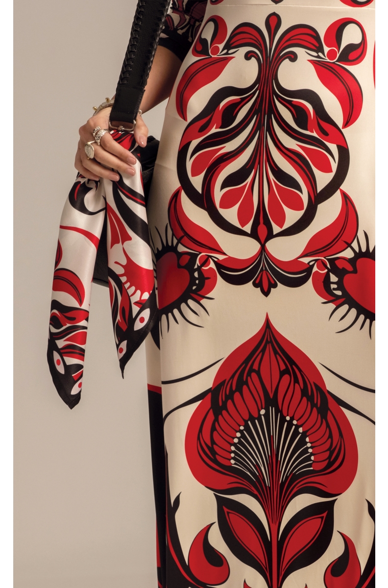 μαντήλι από την peace+ chaos , lilium scarf