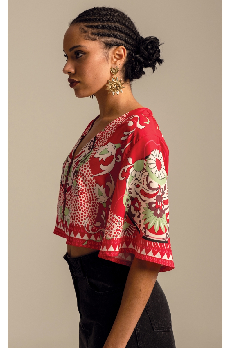 γυναικεία μπλούζα σε κοντό μήκος από την peace and chaos, mandala crop shirt