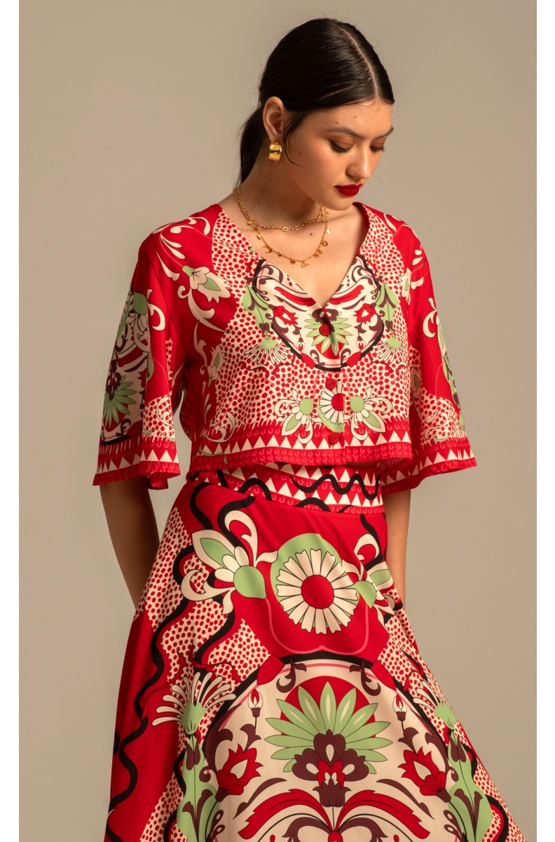 γυναικεία μπλούζα σε κοντό μήκος από την peace and chaos, mandala crop shirt