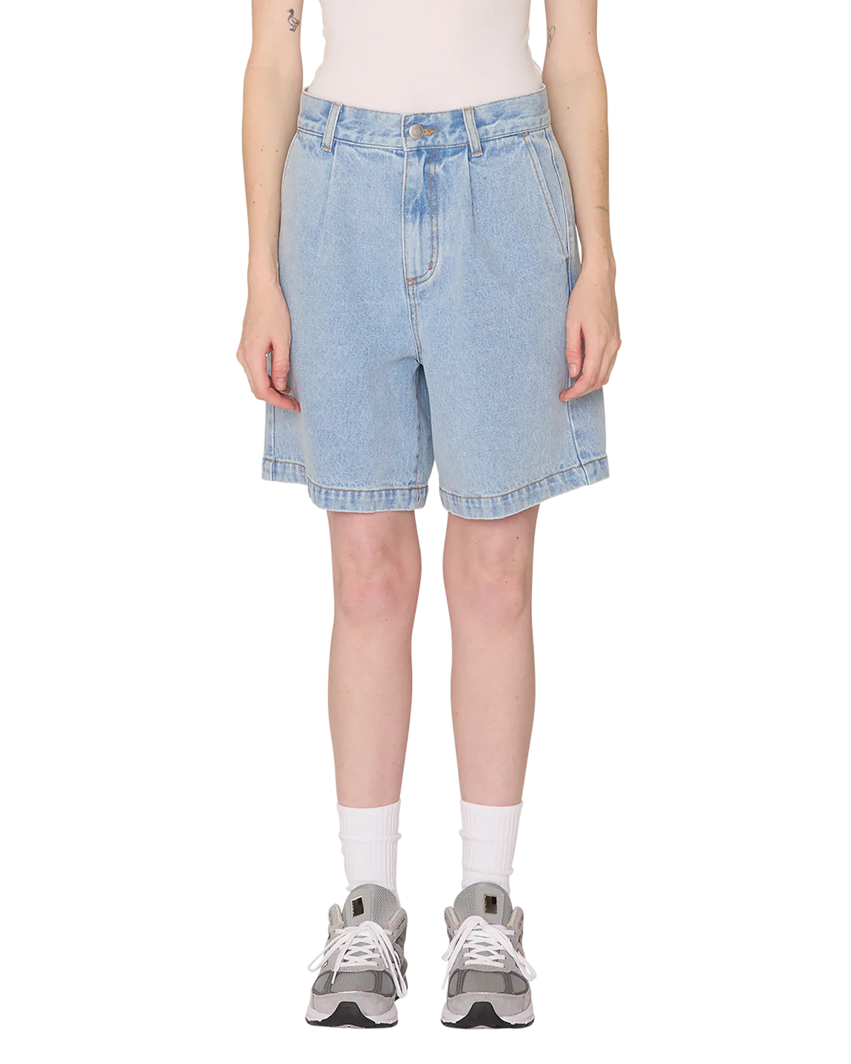 γυναικεία τζιν βερμούδα από την obey, eli II denim pleated short