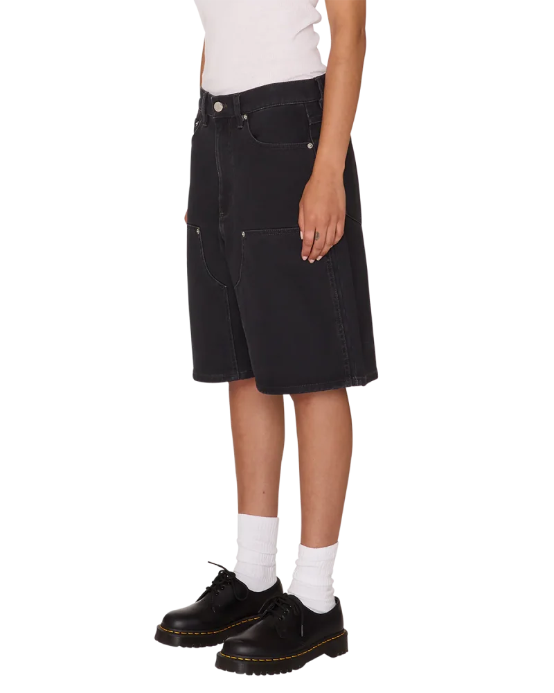γυναικεία βερμούδα σε μαύρο χρώμα από την obey, shift panel short