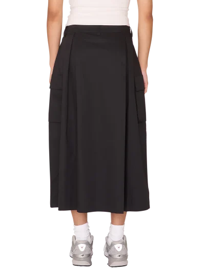 γυναικεία cargo φούστα σε μαύρο χρώμα από την obey, surface cargo skirt
