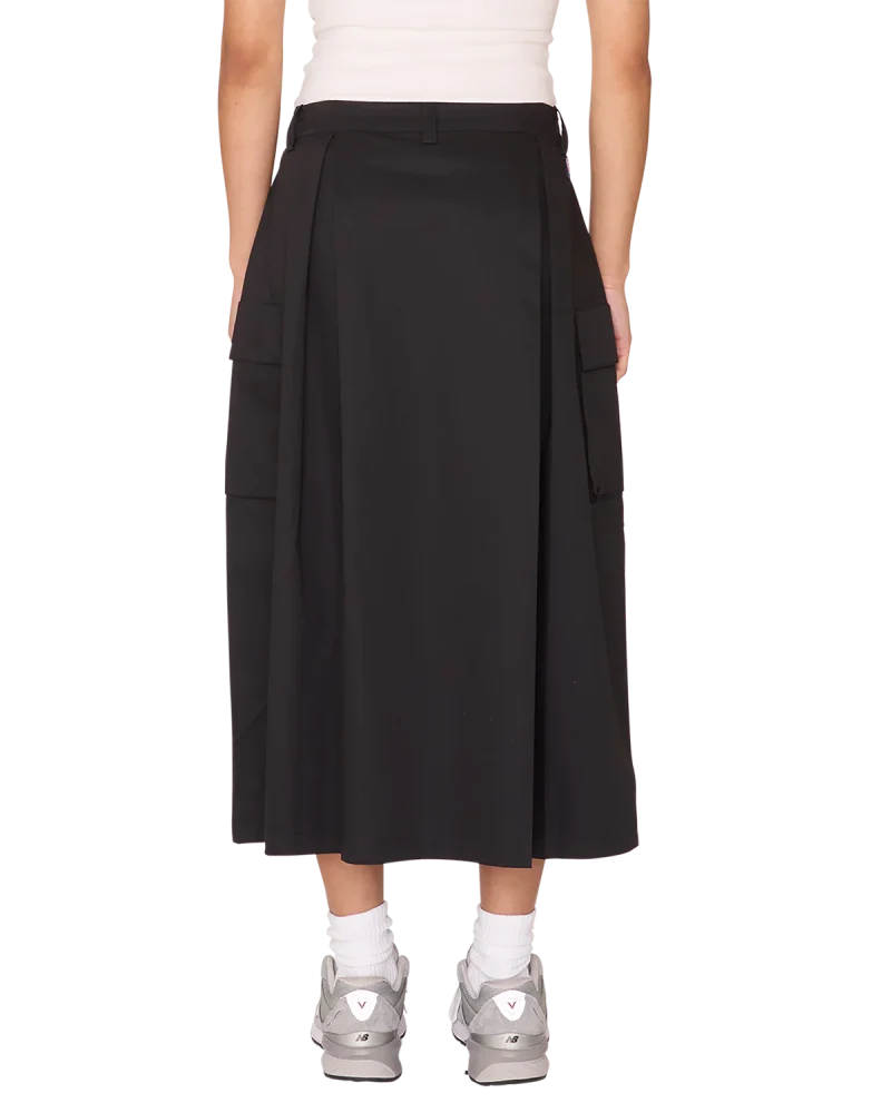 γυναικεία cargo φούστα σε μαύρο χρώμα από την obey, surface cargo skirt