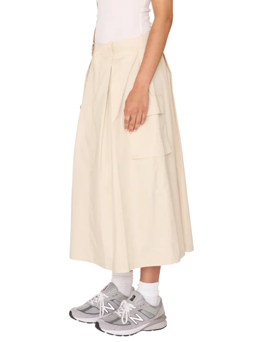 γυναικεία cargo φούστα σε μπεζ χρώμα από την obey, surface cargo skirt
