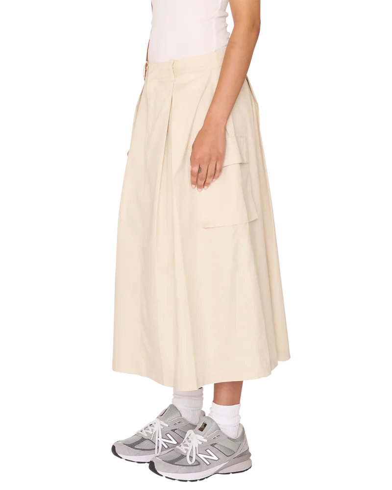 γυναικεία cargo φούστα σε μπεζ χρώμα από την obey, surface cargo skirt