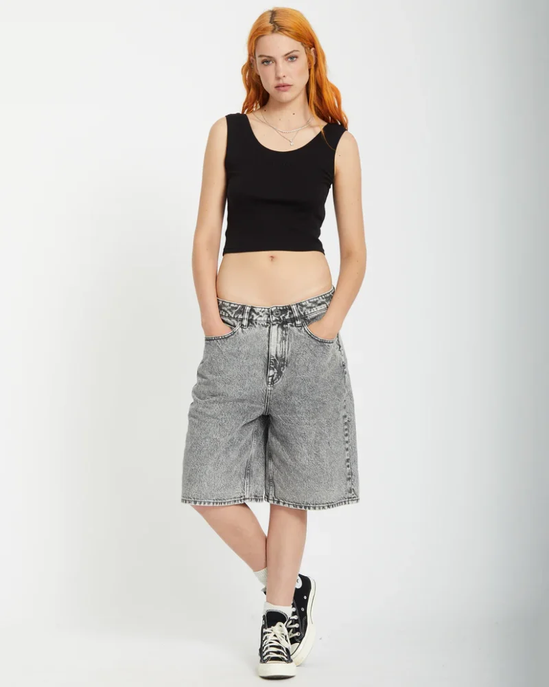 γυναικεία φαρδιά τζιν βερμούδα από την volcom, beeggy denim short