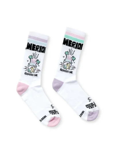 κάλτσες σε σχέδια από την we ride local σε άσπρο φόντο, roamers socks