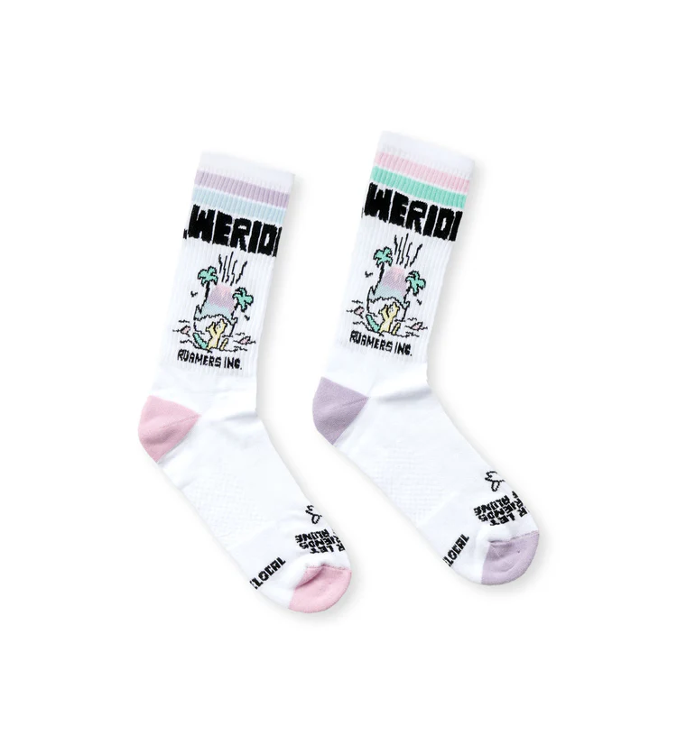 κάλτσες σε σχέδια από την we ride local σε άσπρο φόντο, roamers socks