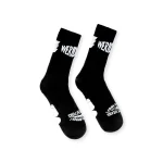 κάλτσες σε μαύρο χρώμα από την we ride local, rowdy black socks