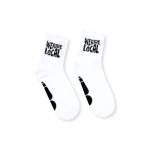 κάλτσες από την we ride local, surf days white/black socks