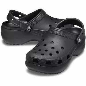 δίπατο σαμπό σε μαύρο χρώμα, crocs classic platform clog black