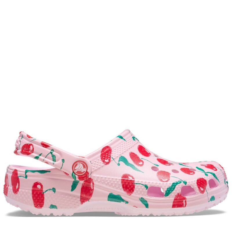 crocs-classic-fresh-fruits-clog-cherry σαμπό σε ροζ χρώμα με σχέδιο κεράσια από την crocs, classic fresh fruits clog cherry