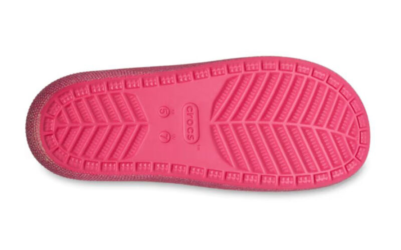 παντόφλες με γκλίτερ από την crocs, classic iridescent glitter sandals