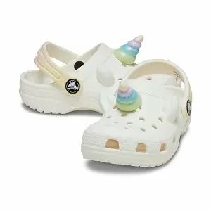παιδικά σαμπό με σχέδιο μονόκερο από την crocs, classic t iam rainbow unicorn