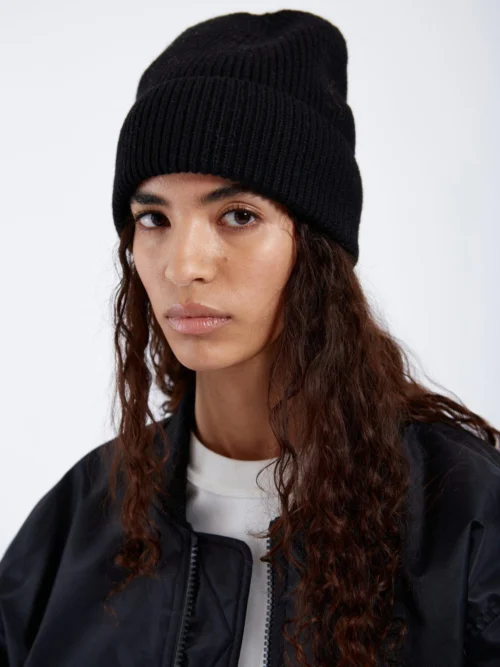 σκούφος σε μαύρο χρώμα από την dr denim, mo beanie black