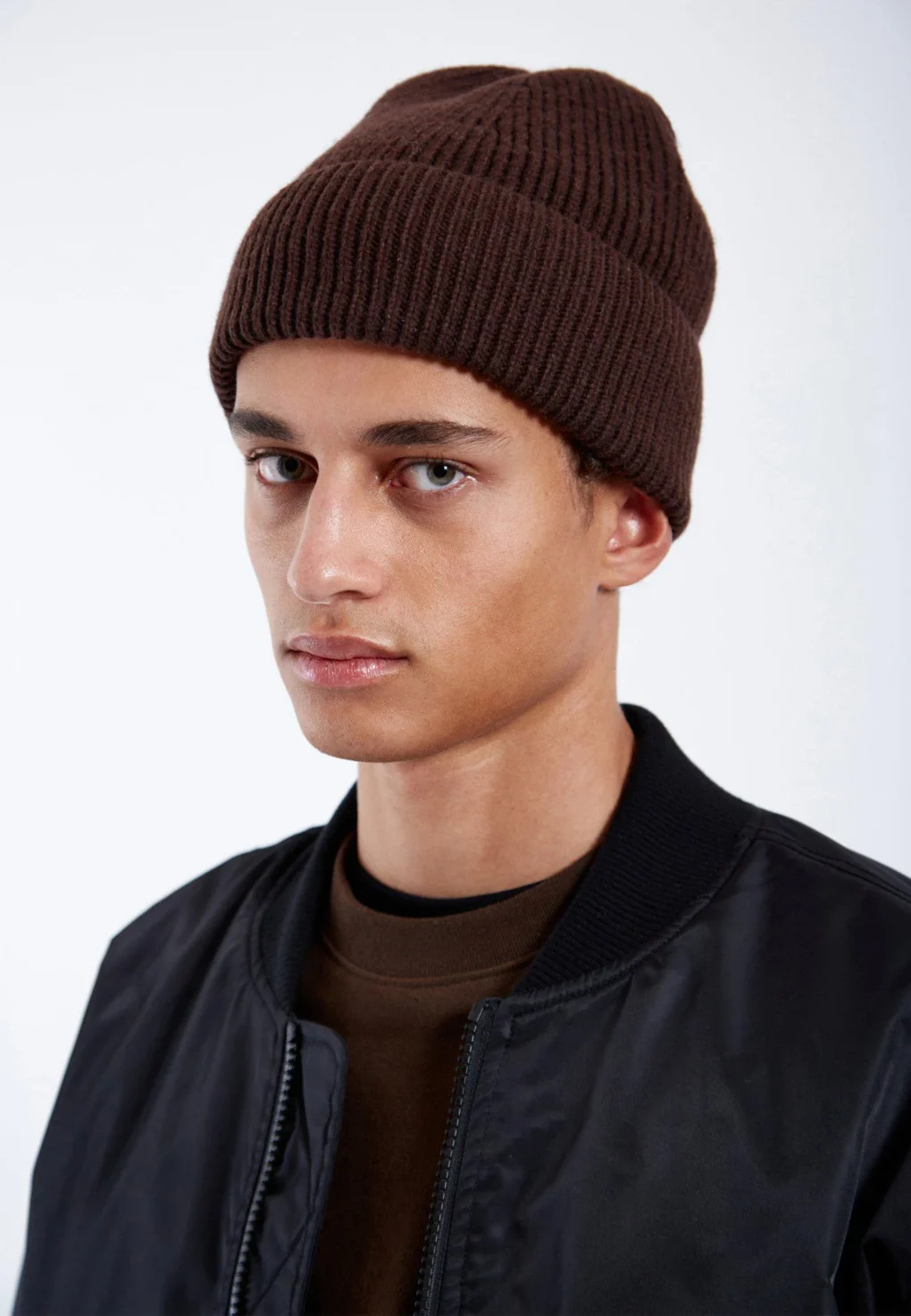 σκουφάκι σε καφέ χρώμα από την dr denim, mo beanie chocolate