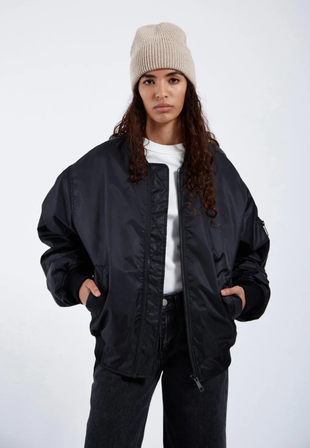 σκούφος σε ελαφρύ μπεζ χρώμα από την dr denim, mo beanie