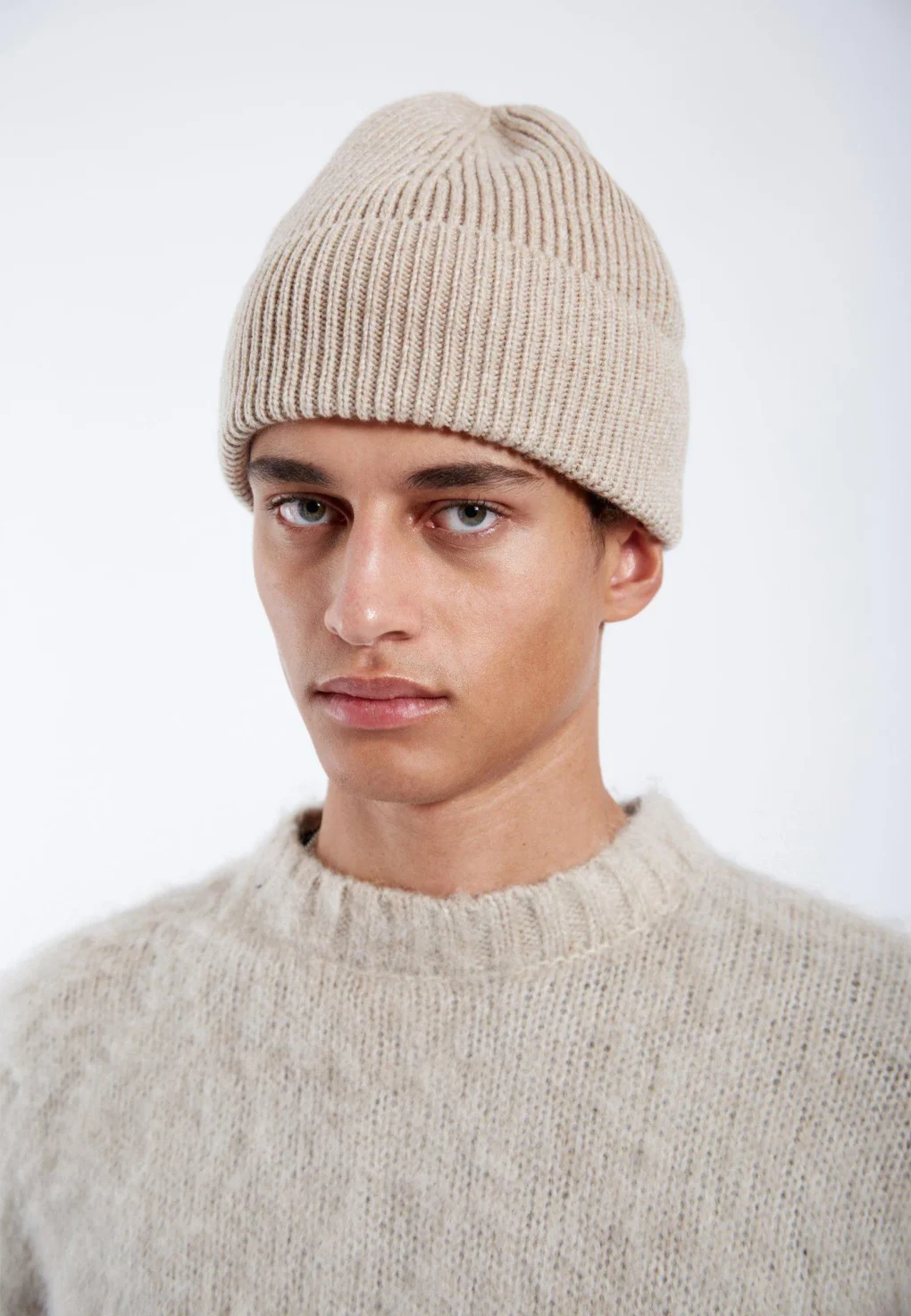 σκούφος σε ελαφρύ μπεζ χρώμα από την dr denim, mo beanie