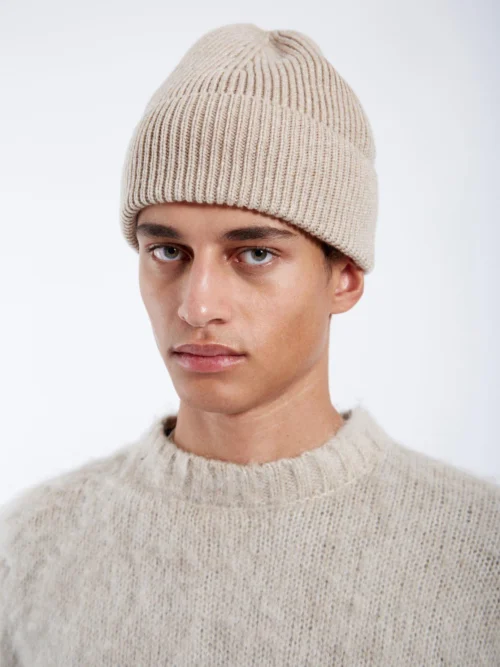 σκούφος σε ελαφρύ μπεζ χρώμα από την dr denim, mo beanie