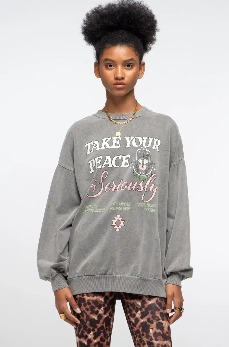 γυναικείο φούτερ χωρίς κουκούλα από την peace and chaos, mindfulness sweater