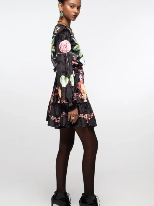 γυναικείο κοντό βελούδινο φόρεμα με διάφορα σχέδια από την peace and chaos, primrose dress