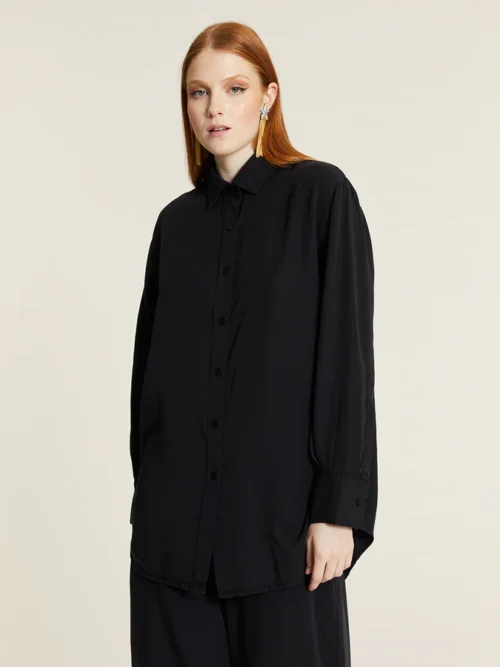 γυναικείο μαύρο πουκάμισο από την pepaloves, camisa larga tencel negra