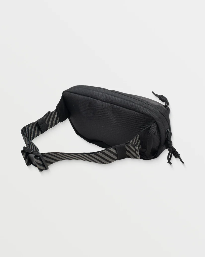 τσαντάκι μέσης σε μαύρο χρώμα από την volcom, mini dos pack waist bag