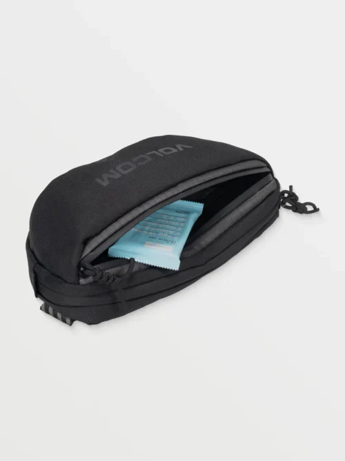 τσαντάκι μέσης σε μαύρο χρώμα από την volcom, mini dos pack waist bag