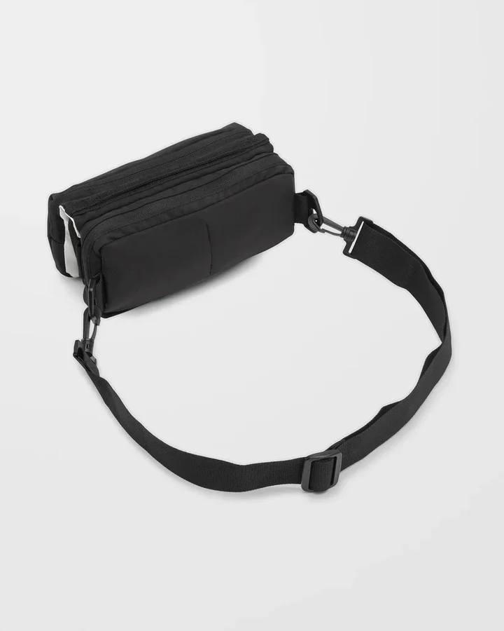 τσαντάκι μέσης σε μαύρο χρώμα από την volcom, take a hike waist bag