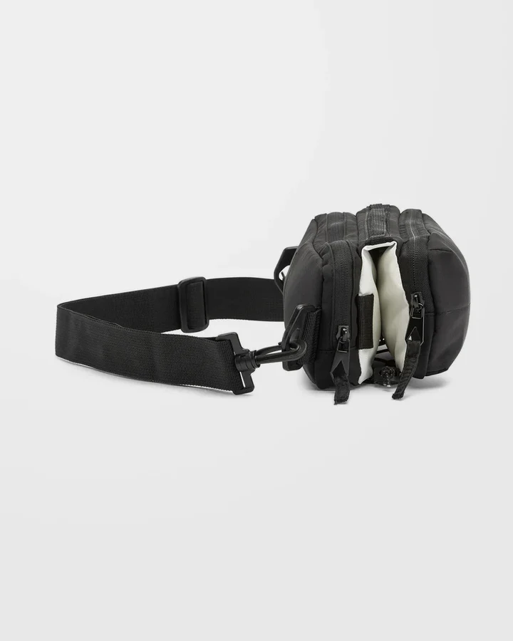 τσαντάκι μέσης σε μαύρο χρώμα από την volcom, take a hike waist bag