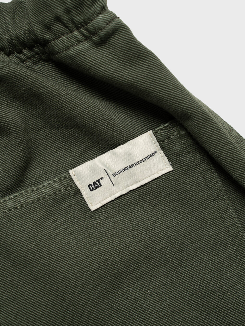 ανδρικό παντελόνι σε πράσινο χρώμα από την CAT, utility twill clip pant