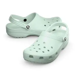παιδικά σαμπό σε χρώμα μέντας από την crocs, classic clog t