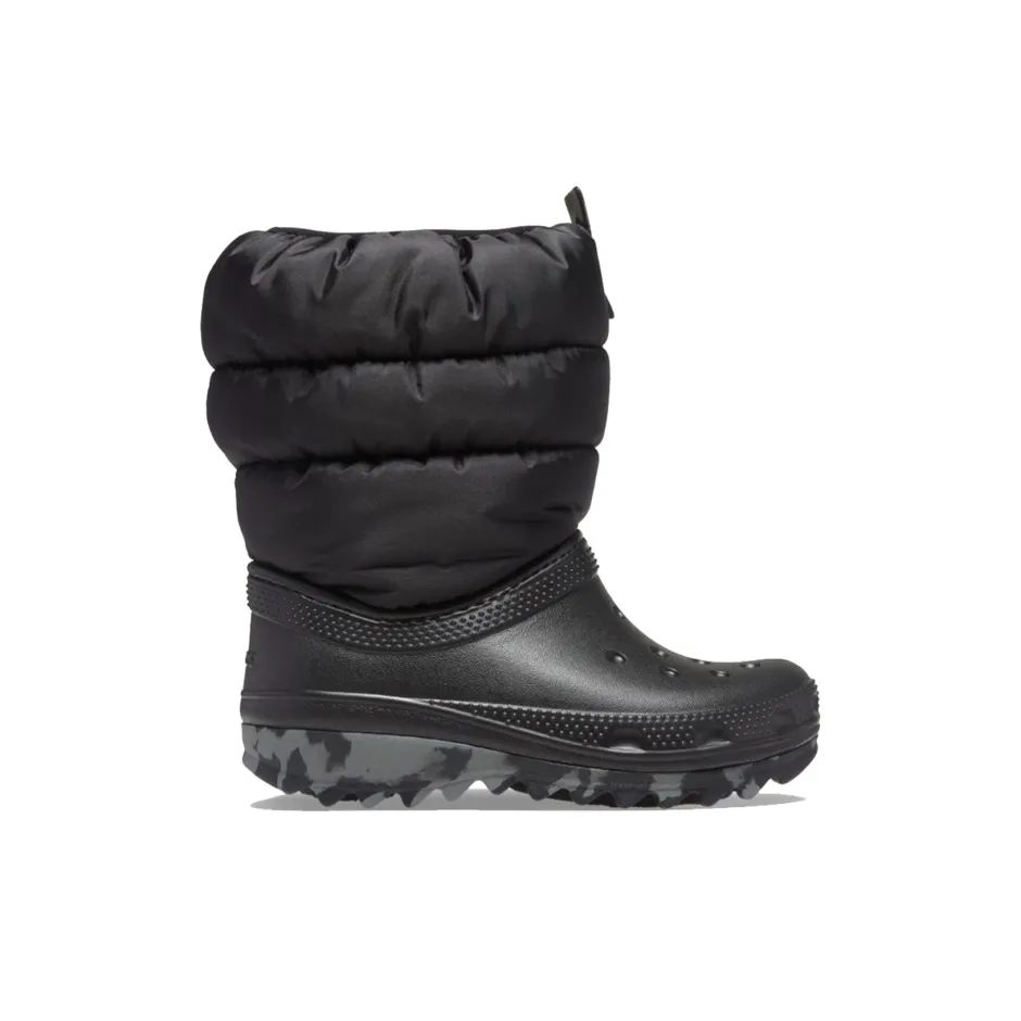 παιδικά μποτάκια σε μαύρο χρώμα από την crocs, classic neo puff boot k