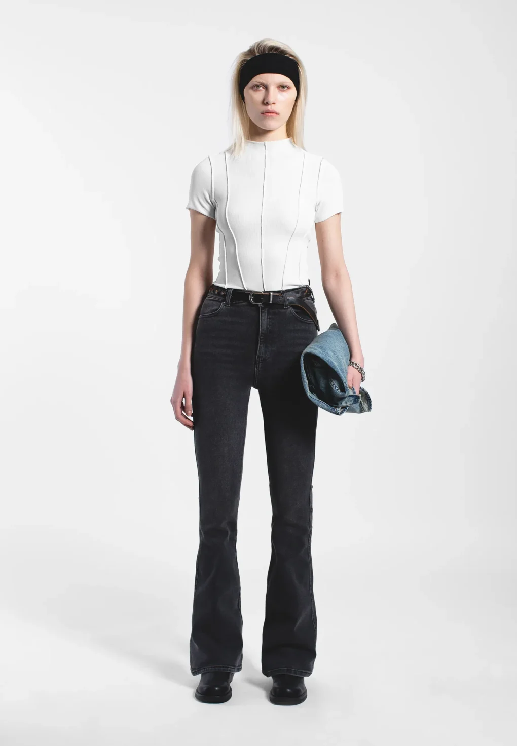 dr-denim-moxy-flare-dark-grey-mist-pants2 γυναικείο τζιν παντελόνι σε μαύρο χρώμα από την dr.denim, moxy flare dark grey mist