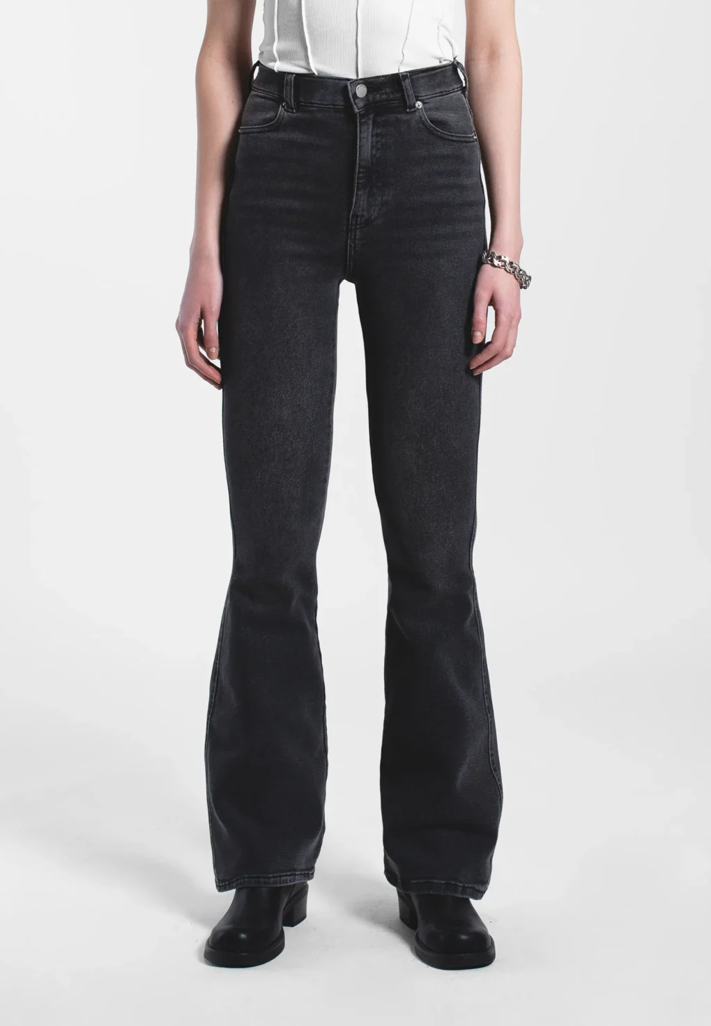 γυναικείο τζιν παντελόνι σε μαύρο χρώμα από την dr.denim, moxy flare dark grey mist