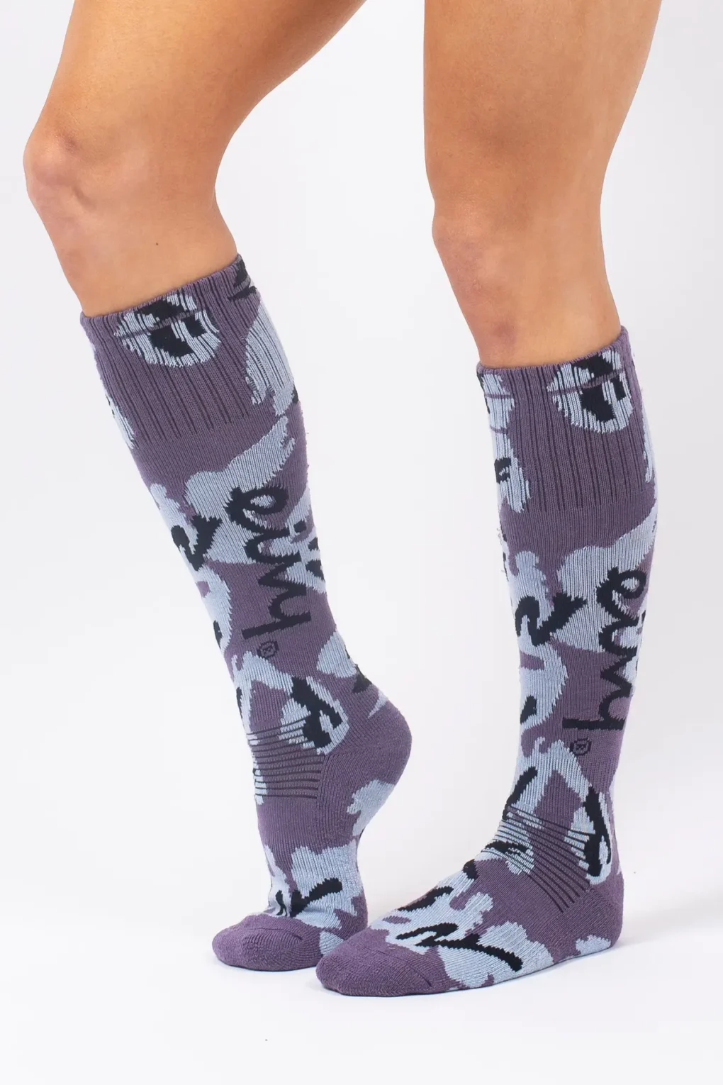 γυναικείες ισοθερμικές κάλτσες σε μωβ χρώμα από την eivy, cheerleader wool socks