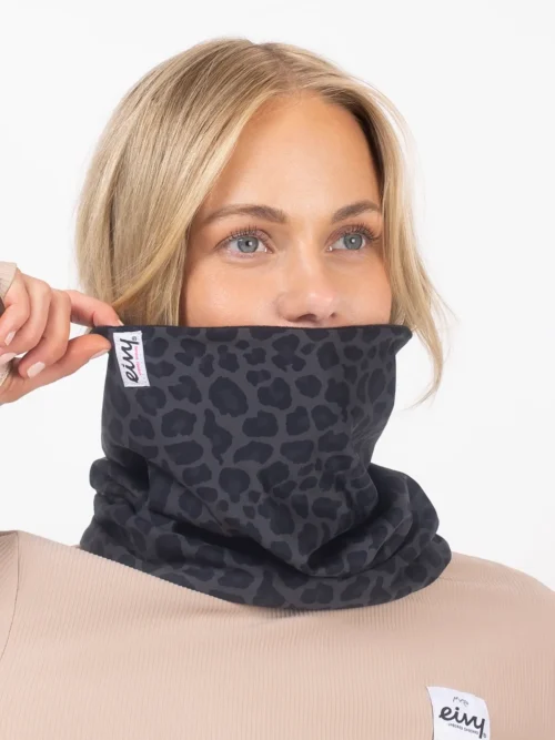 κασκόλ σε λεοπάρ σχέδιο από την eivy, colder neckwarmer