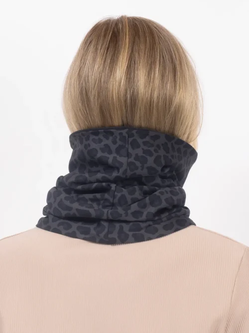 κασκόλ σε λεοπάρ σχέδιο από την eivy, colder neckwarmer
