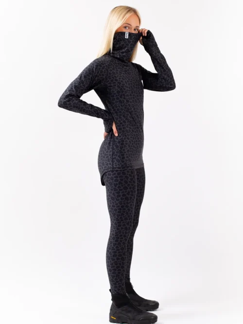 γυναικεία ισοθερμική μπλούζα με λεοπάρ μαύρο σχέδιο από την eivy, icecold top