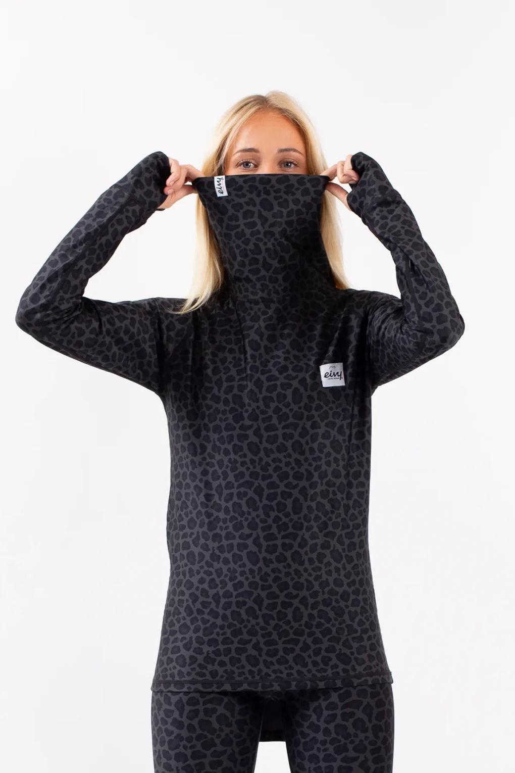 γυναικεία ισοθερμική μπλούζα με λεοπάρ μαύρο σχέδιο από την eivy, icecold top