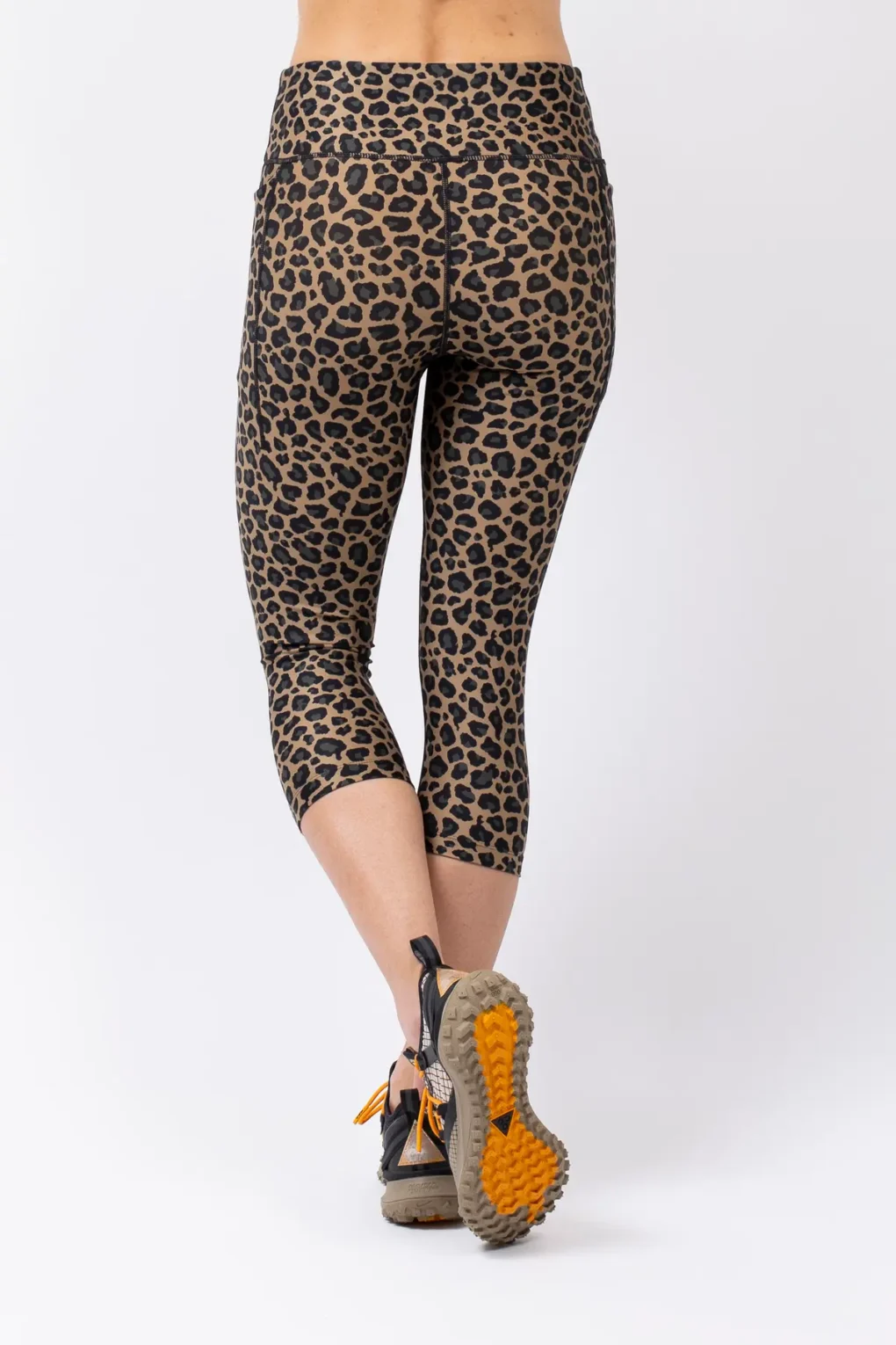 γυναικείο κολάν 3/4 με λεοπάρ σχέδιο από την eivy, pocket tights 3/4