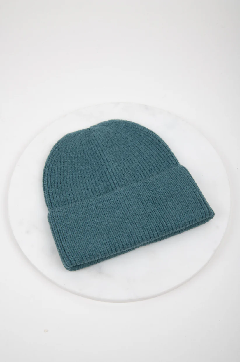 σκούφος σε πράσινο χρώμα από την 24colours, green beanie