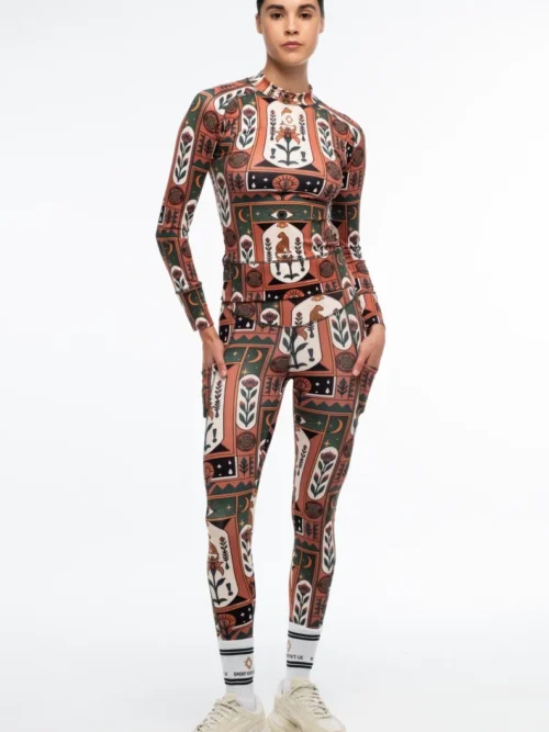 γυναικεία αθλητική μπλούζα με μακρύ μανίκι και διάφορα σχέδια από την peace and chaos, mystic bloom performance top