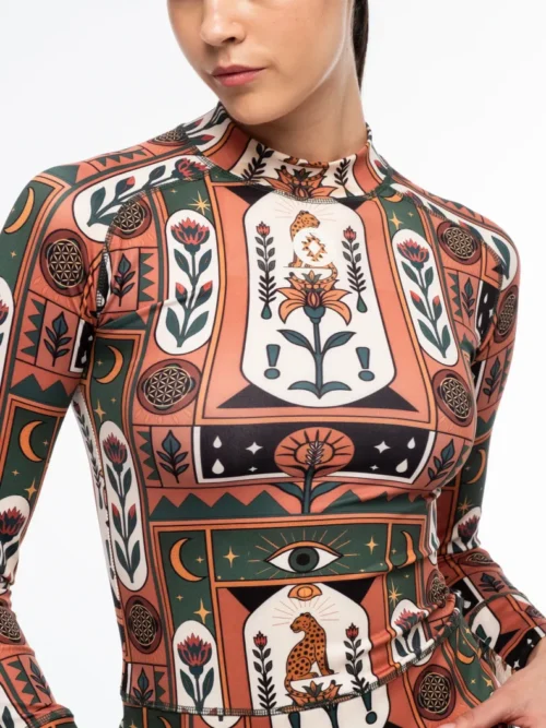 γυναικεία αθλητική μπλούζα με μακρύ μανίκι και διάφορα σχέδια από την peace and chaos, mystic bloom performance top