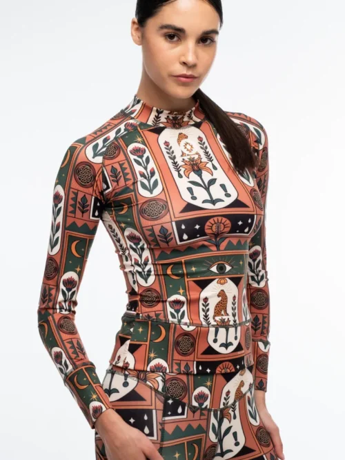 γυναικεία αθλητική μπλούζα με μακρύ μανίκι και διάφορα σχέδια από την peace and chaos, mystic bloom performance top