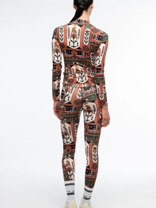 γυναικεία αθλητική μπλούζα με μακρύ μανίκι και διάφορα σχέδια από την peace and chaos, mystic bloom performance top